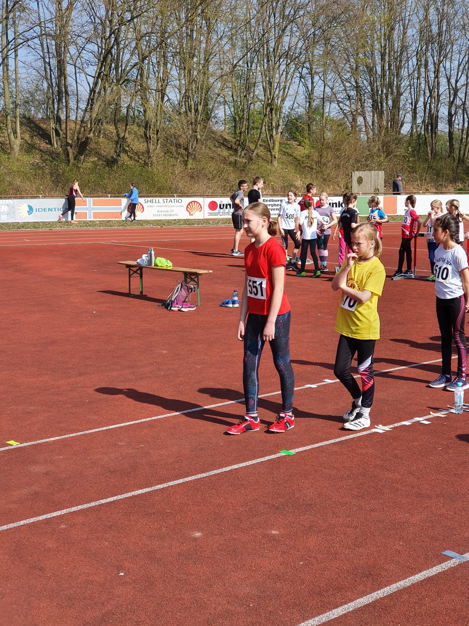 Bedburger Debütanten glänzen bei heimischem Sportfest Leichtathletik TV Bedburg
